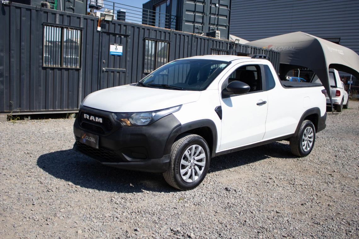 Ram 700 SLT 2024 miniatura 5