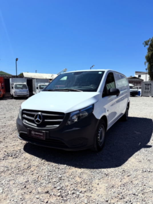 Mercedes Benz Vito 111 2022 miniatura 2