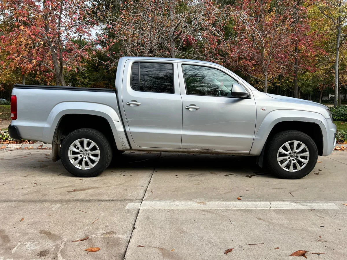 2020 VOLKSWAGEN AMAROK TRENDLINE 2.0 4x2 - Miniatura 2