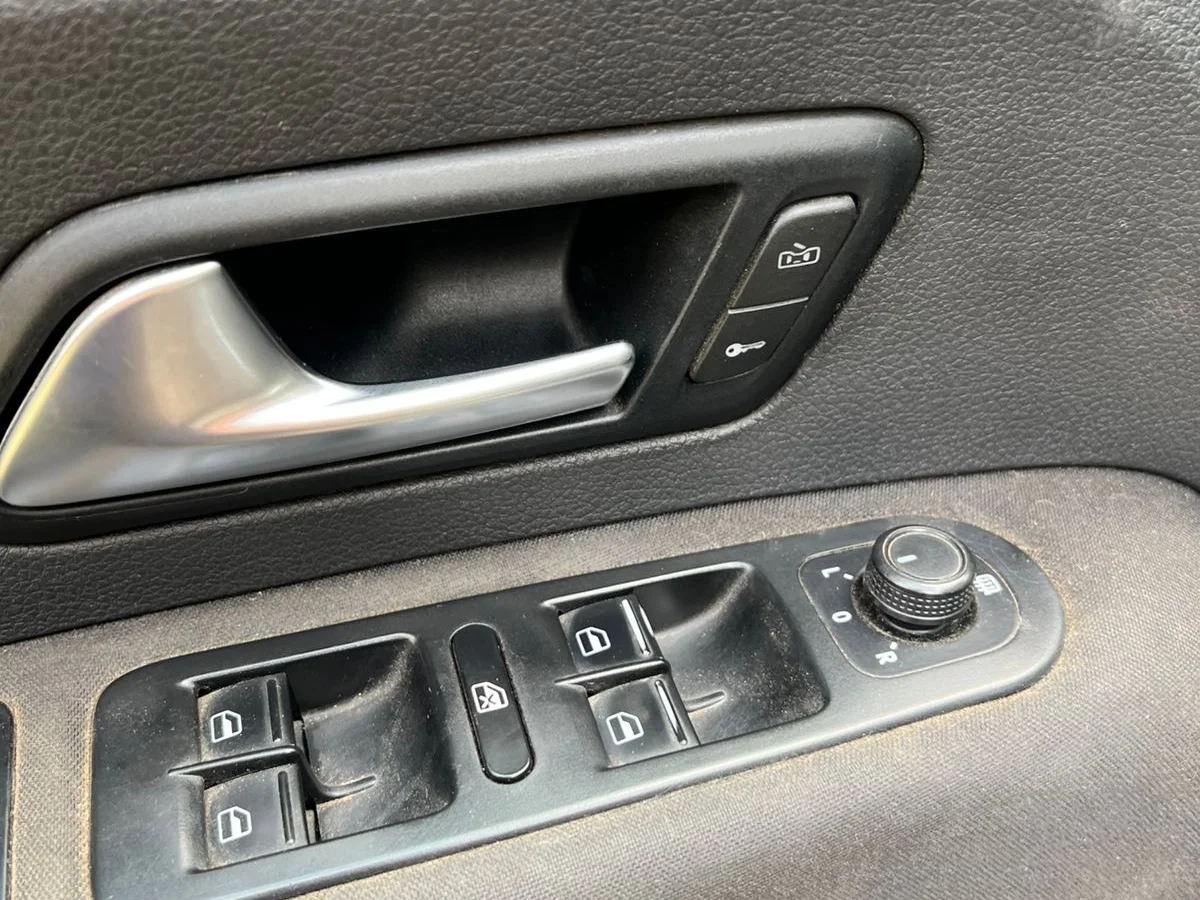 2020 VOLKSWAGEN AMAROK TRENDLINE 2.0 4x2 - Miniatura 5