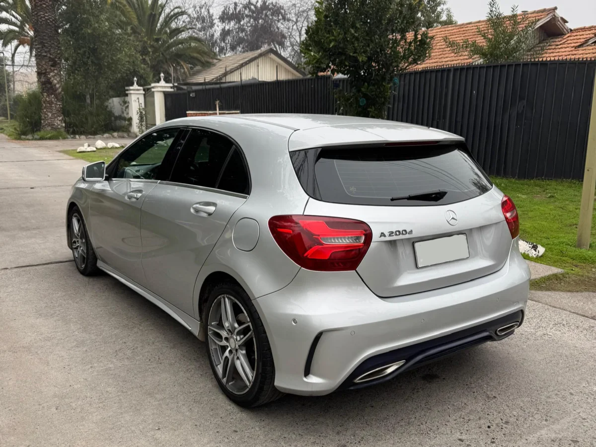2018 MERCEDES BENZ A200 D - Miniatura 3