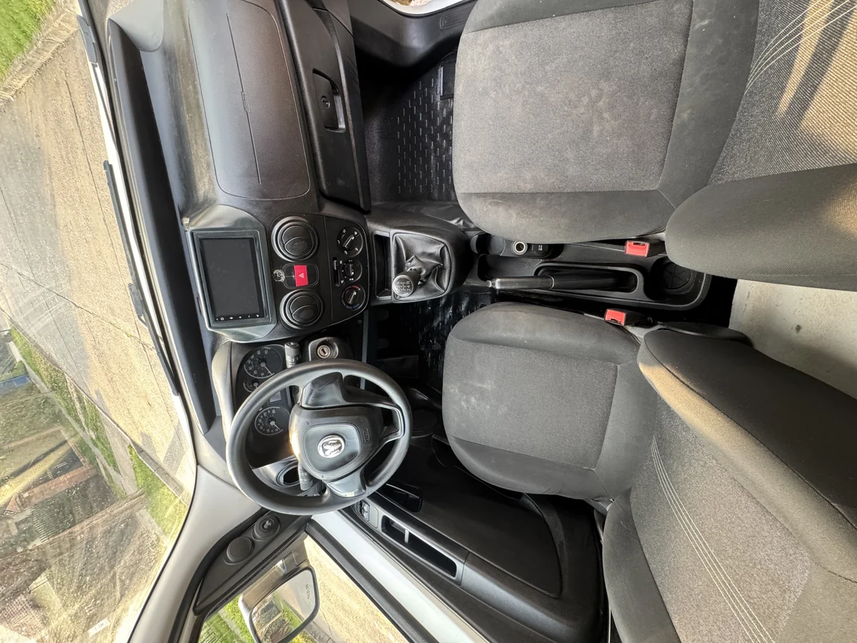 2022 RAM VAN 700 CITY 1.4 - Miniatura 5