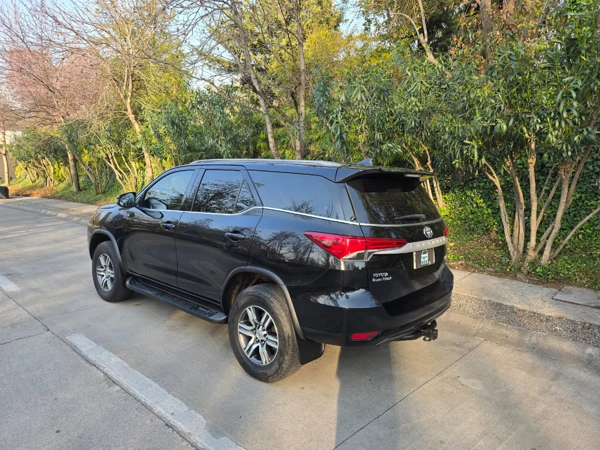 2022 TOYOTA FORTUNER 2.7 4x2 - Miniatura 8