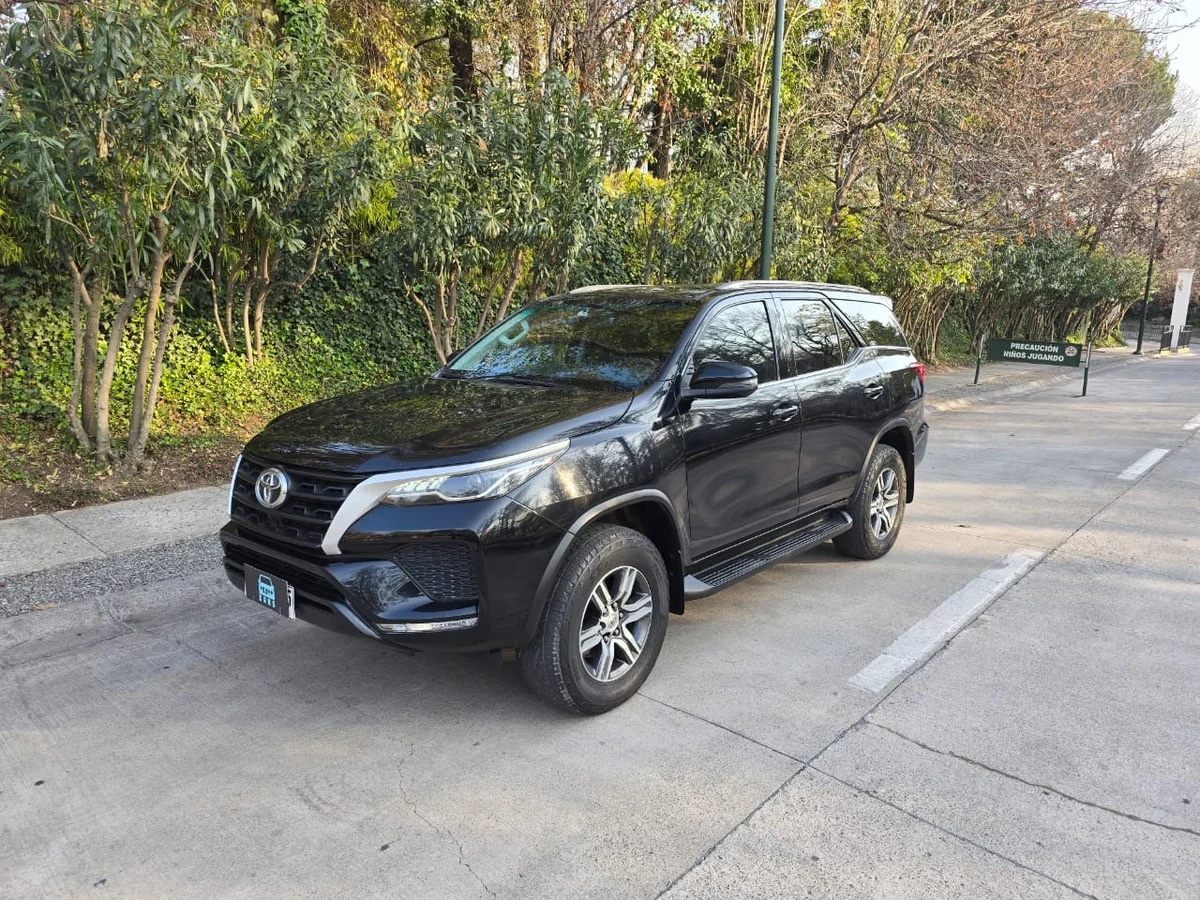 2022 TOYOTA FORTUNER 2.7 4x2 - Miniatura 9