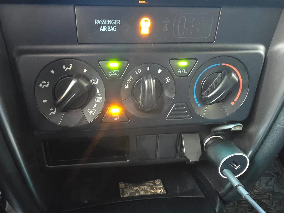 2022 TOYOTA FORTUNER 2.7 4x2 - Miniatura 15