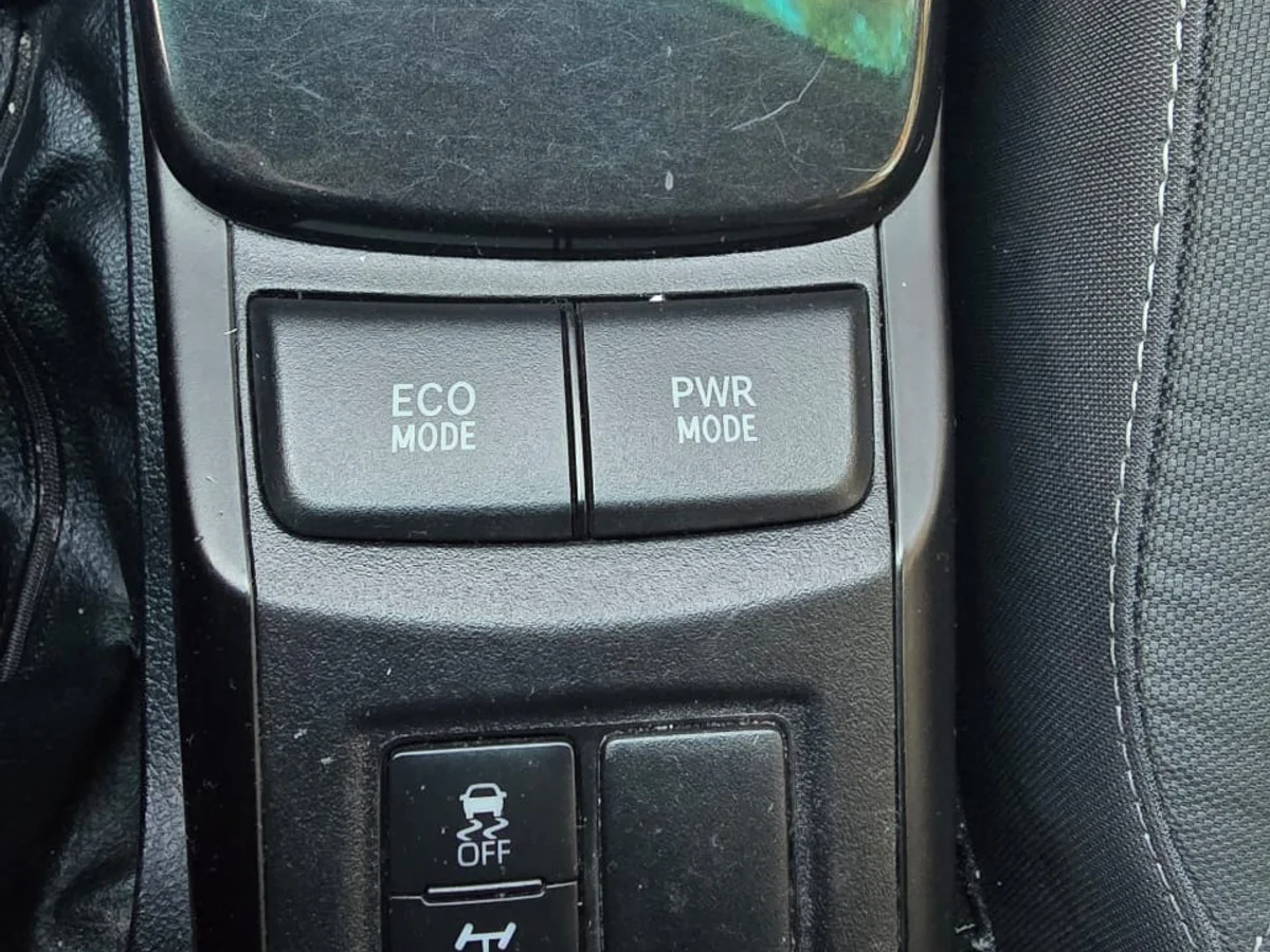 2022 TOYOTA FORTUNER 2.7 4x2 - Miniatura 16