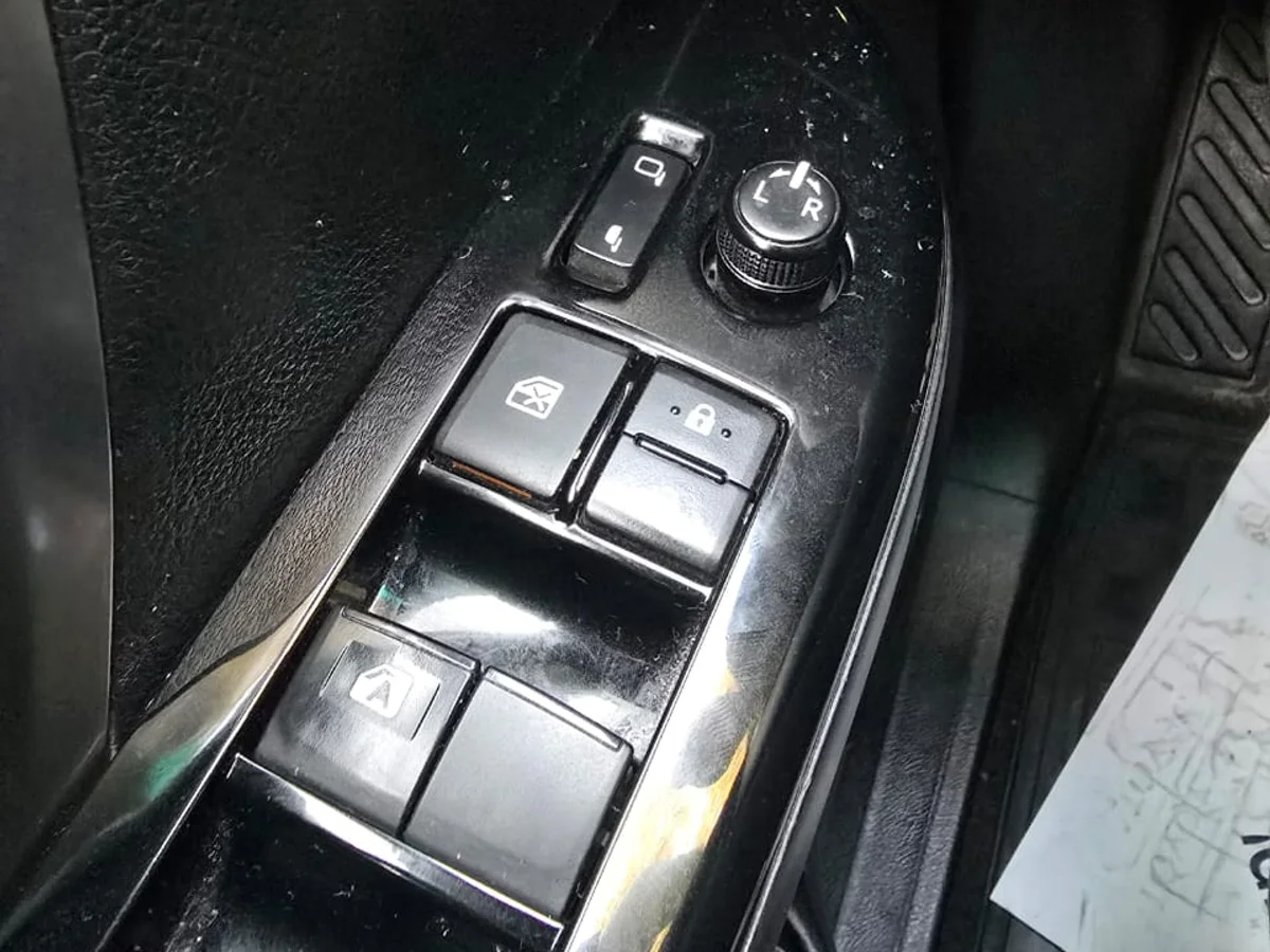 2022 TOYOTA FORTUNER 2.7 4x2 - Miniatura 19