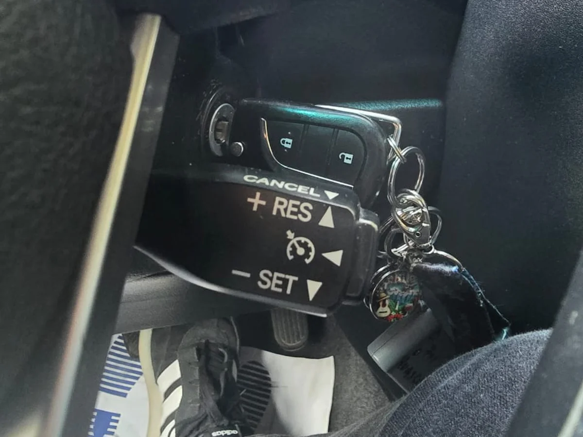 2022 TOYOTA FORTUNER 2.7 4x2 - Miniatura 20