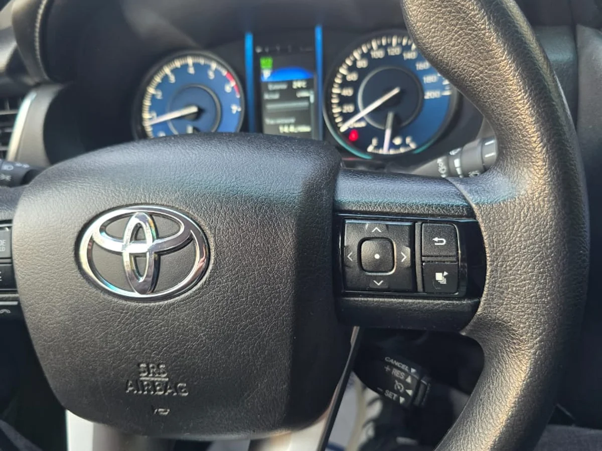 2022 TOYOTA FORTUNER 2.7 4x2 - Miniatura 22