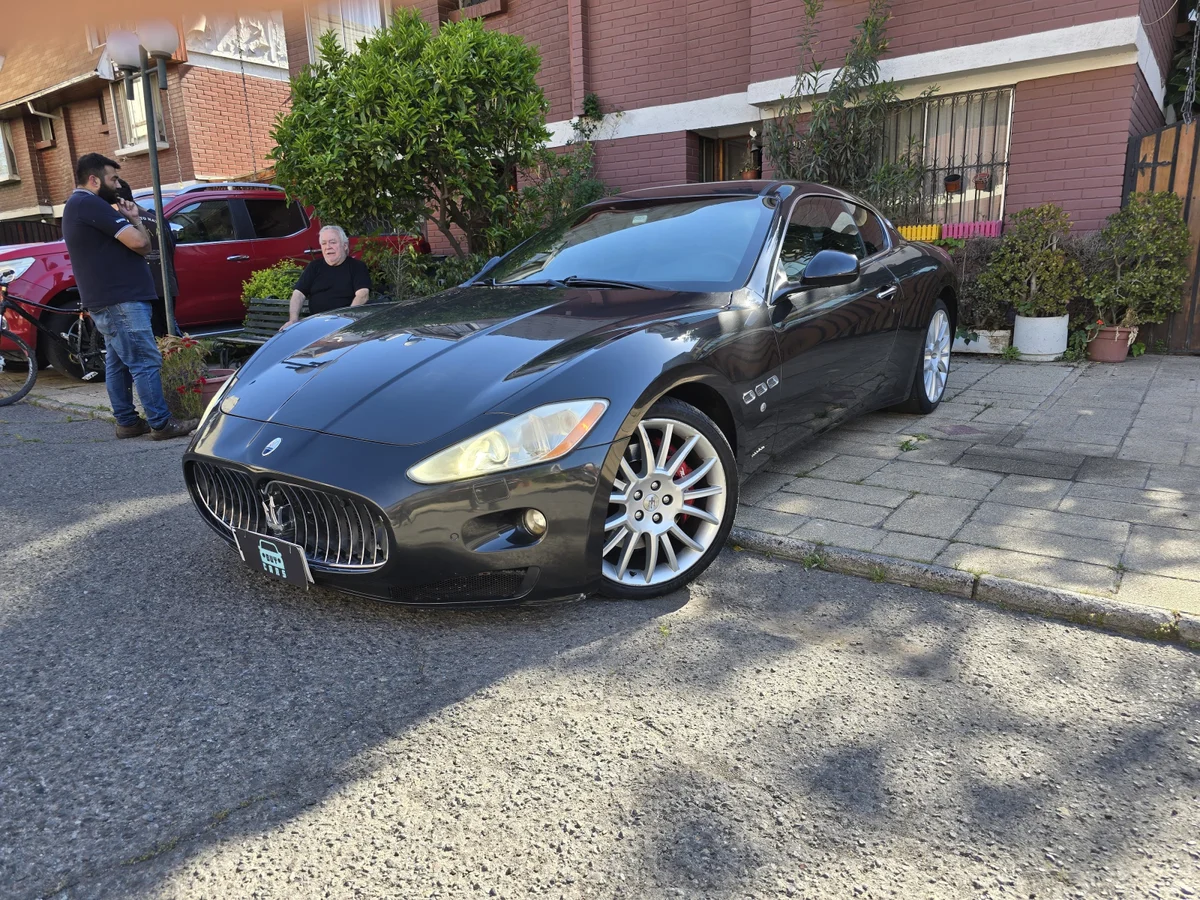 2012 MASERATI GRAN TURISMO 4.7L V8 AUT - Miniatura 2