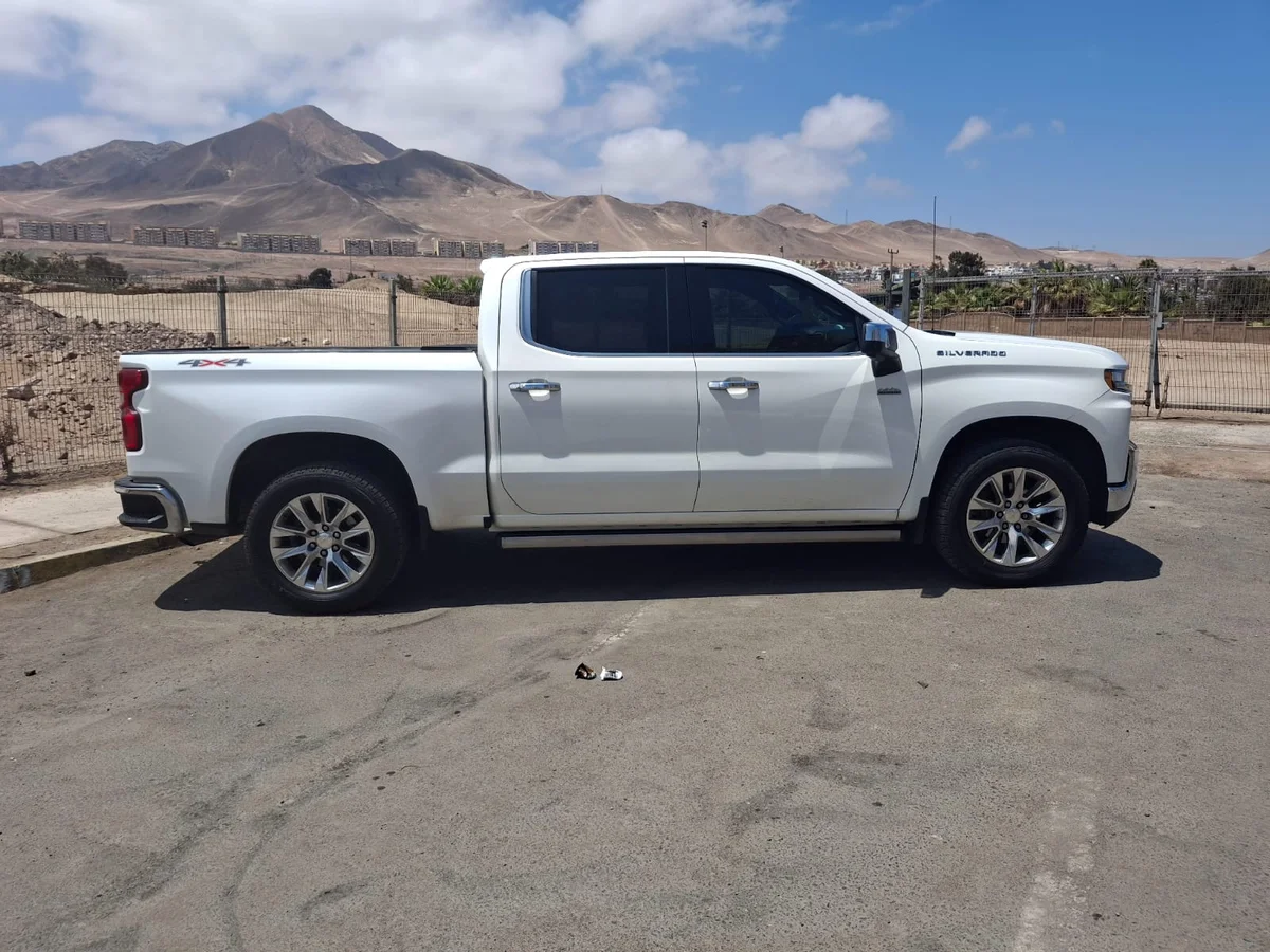 2019 CHEVROLET SILVERADO CC DCAB 4X4 5.3 AUT - Miniatura 8