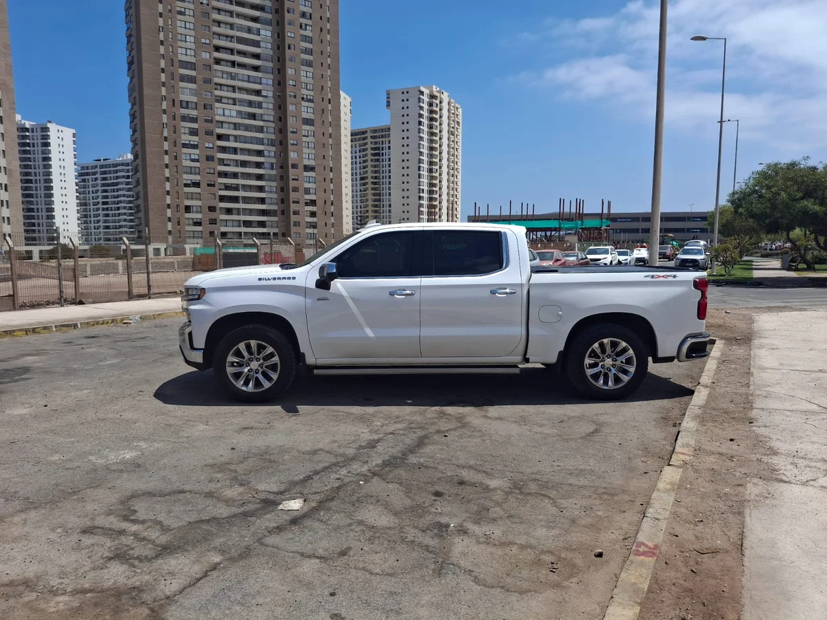 2019 CHEVROLET SILVERADO CC DCAB 4X4 5.3 AUT - Miniatura 7