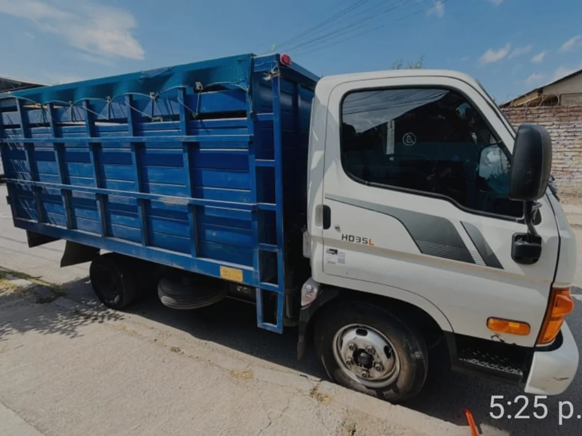 2022 HYUNDAI HD35 - Miniatura 2