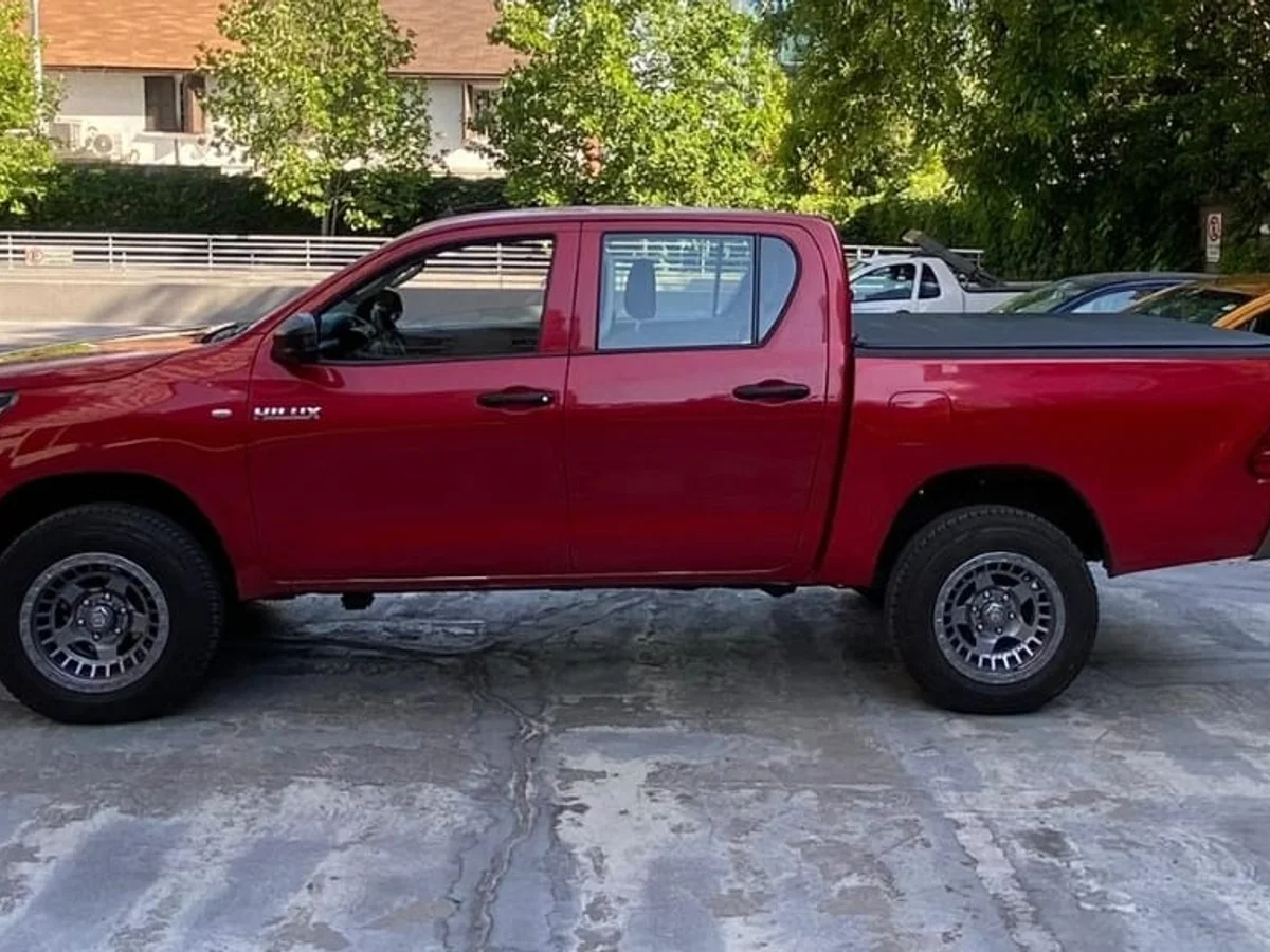 TOYOTA Hilux 2022 - Miniatura 4