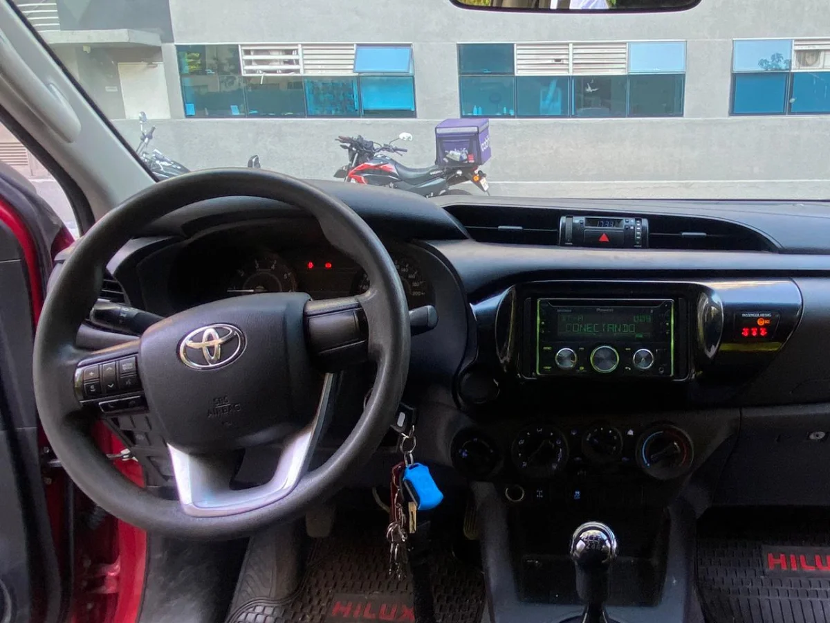 TOYOTA Hilux 2022 - Miniatura 11
