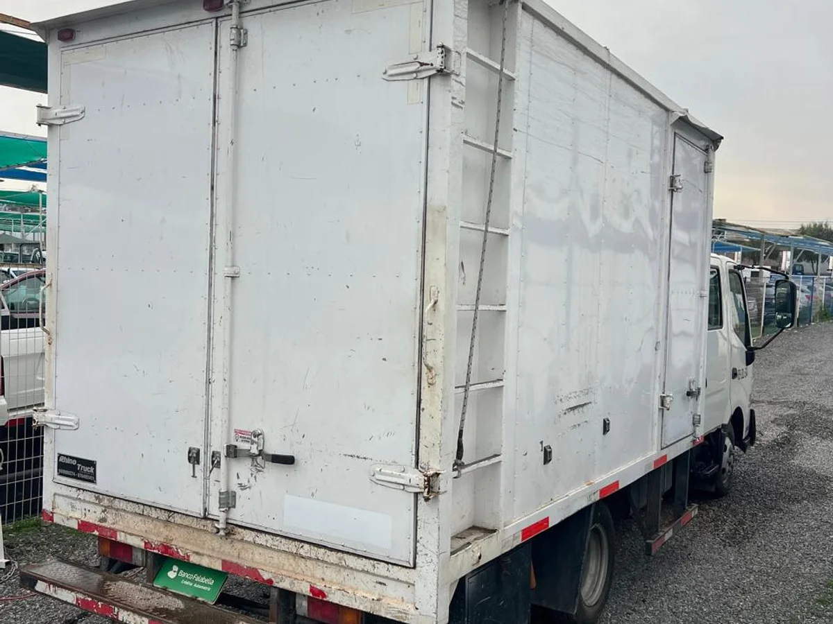 2021 HINO XZU - Miniatura 3