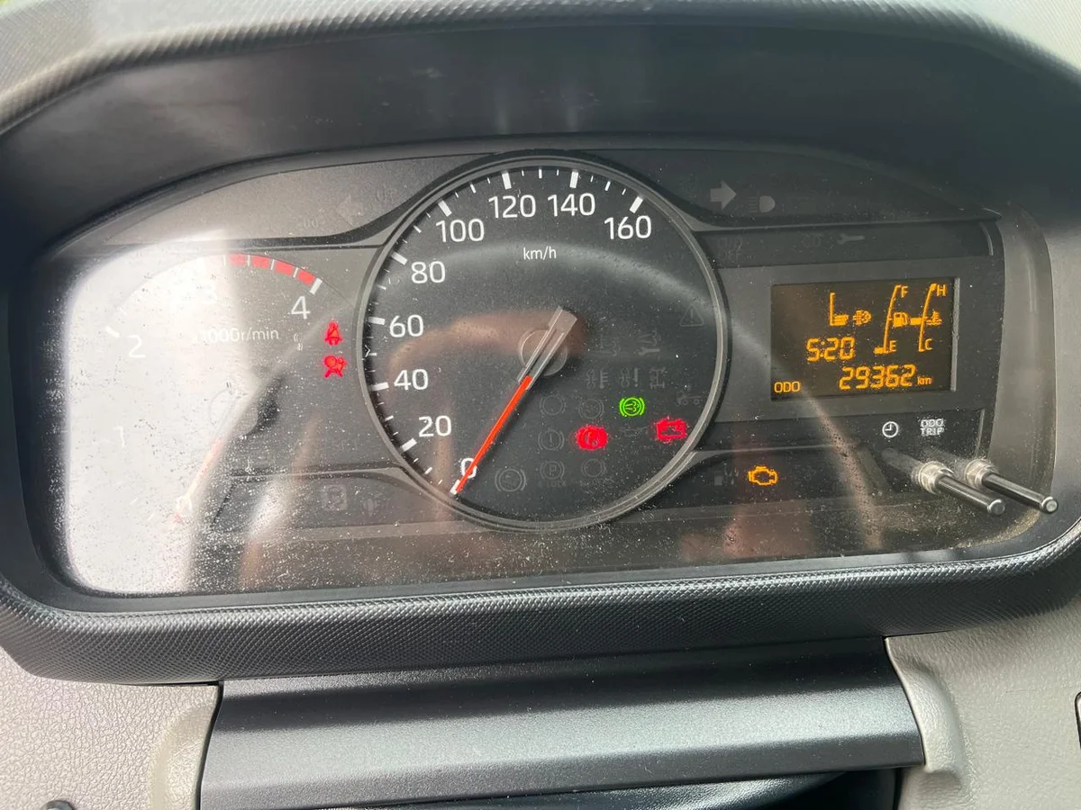 2021 HINO XZU - Miniatura 8