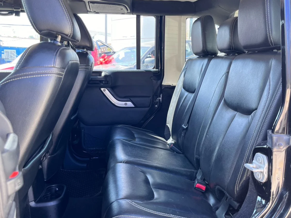 2015 Jeep Wrangler - Miniatura 9