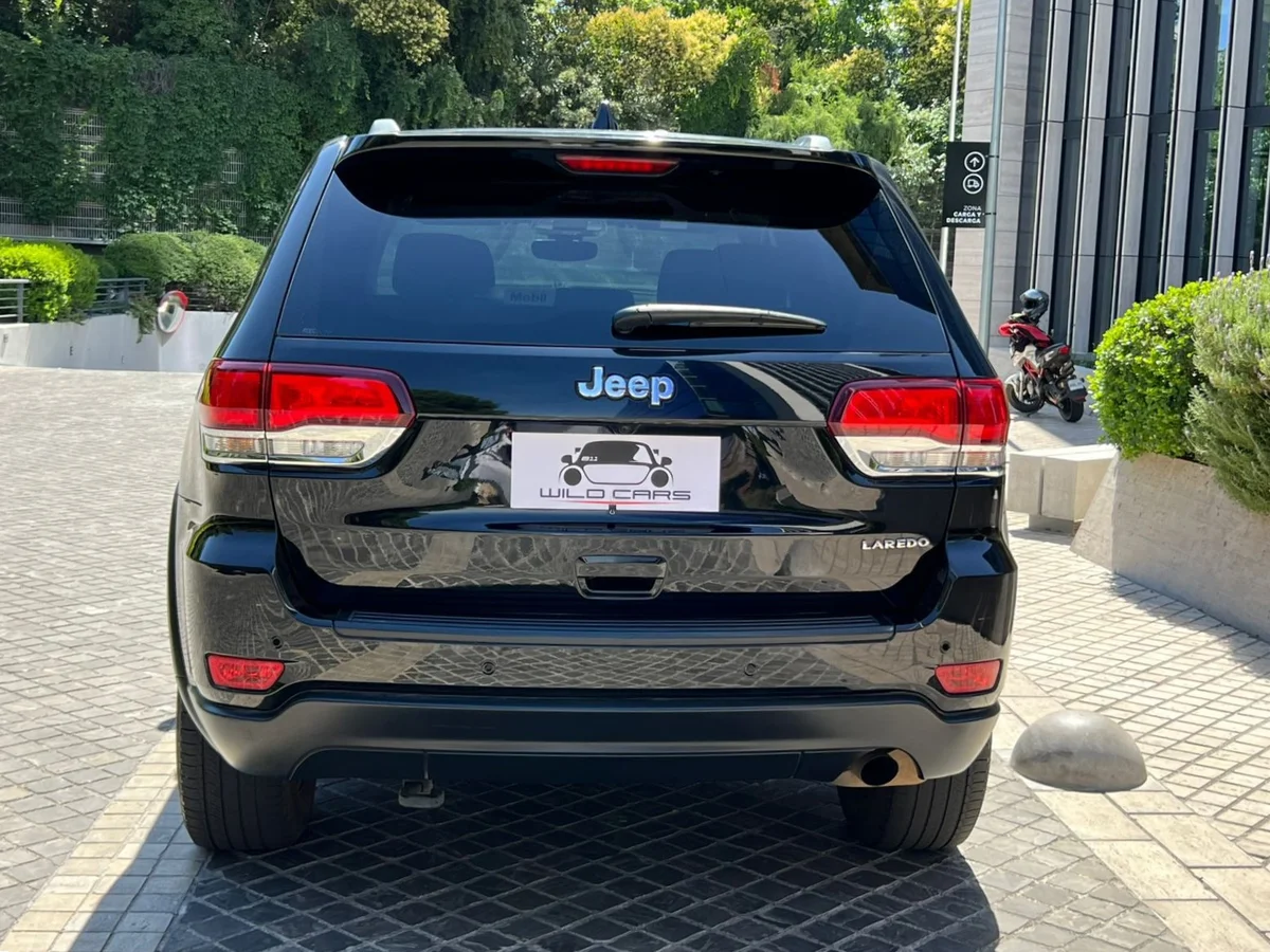 2022 JEEP GRAND CHEROKEE LAREDO 3.6 - Miniatura 5