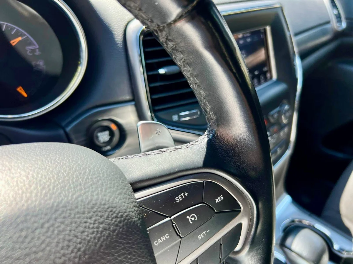 2022 JEEP GRAND CHEROKEE LAREDO 3.6 - Miniatura 12