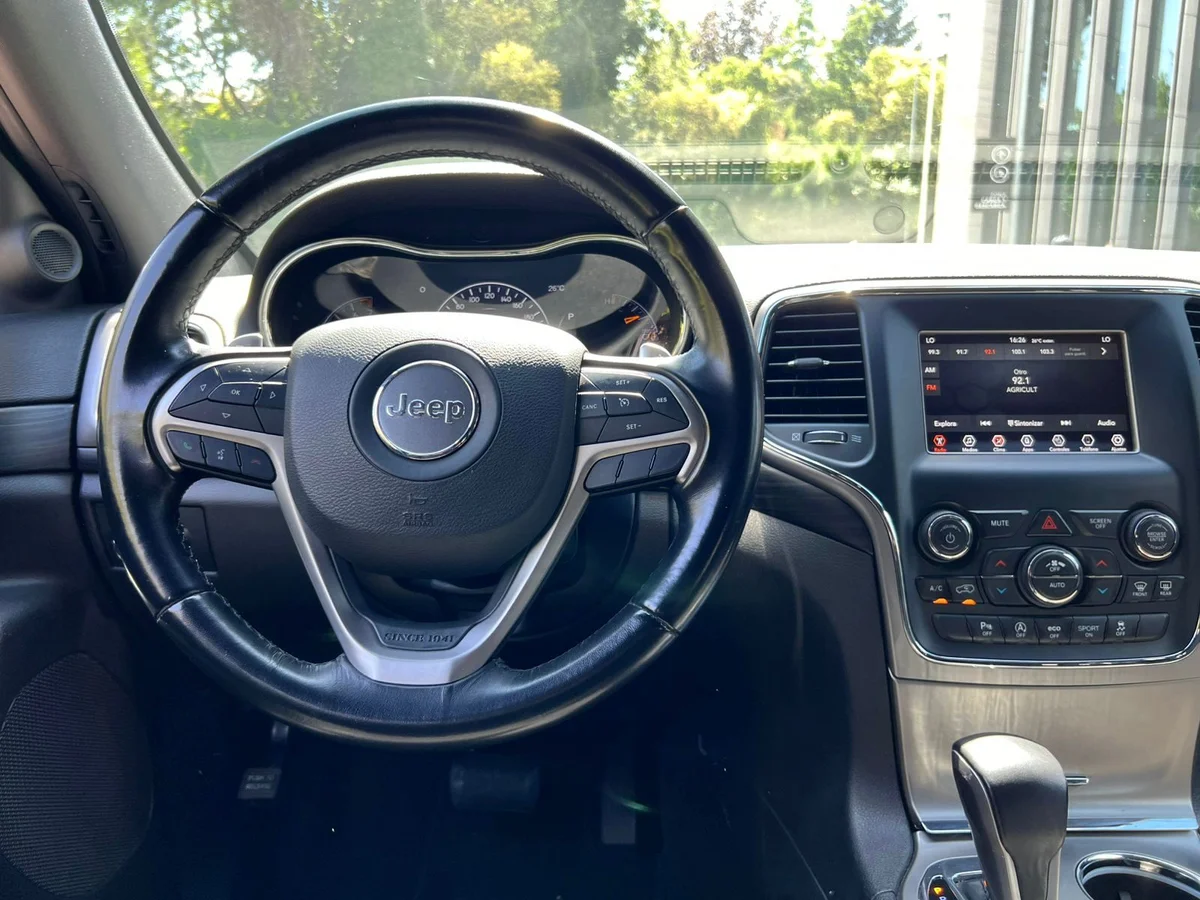 2022 JEEP GRAND CHEROKEE LAREDO 3.6 - Miniatura 10