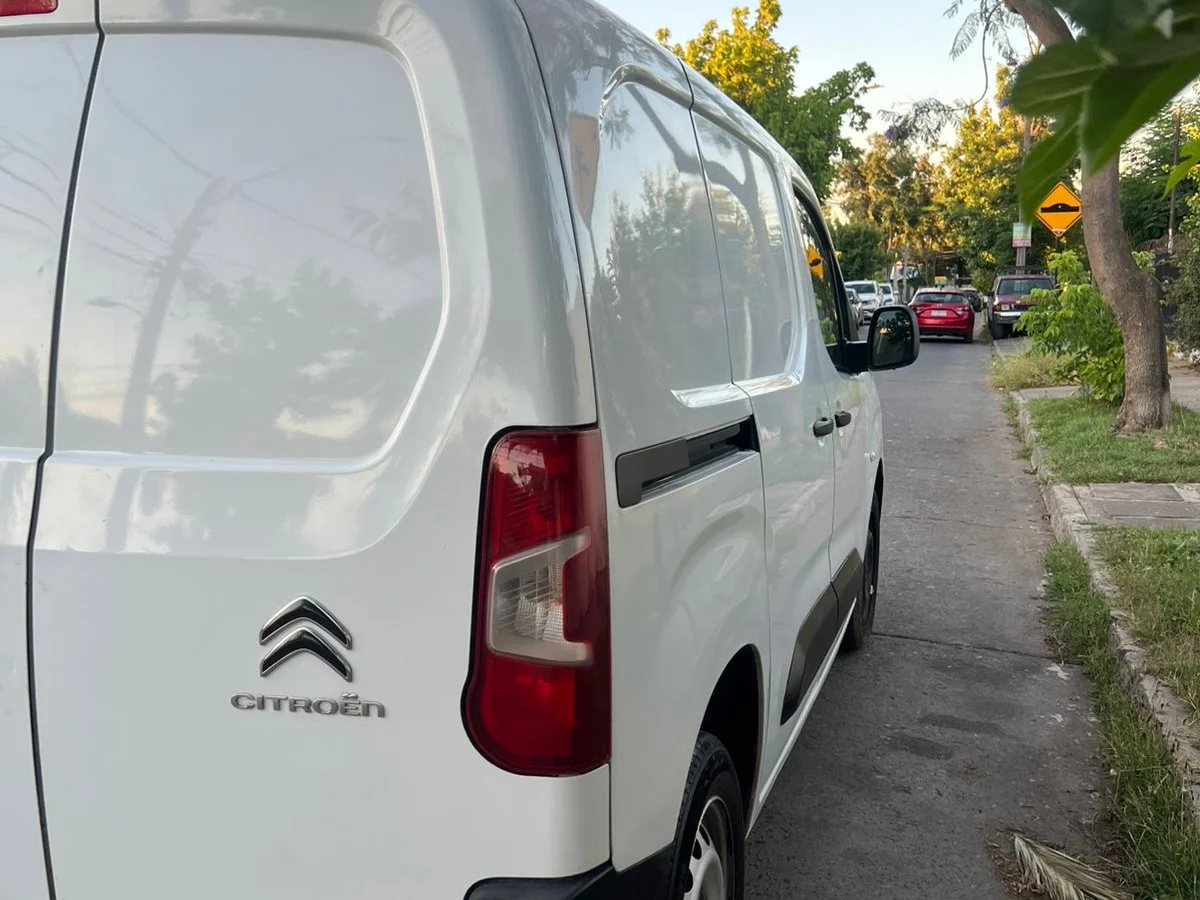 2023 CITROEN BERLINGO K9 1.6 - Miniatura 4