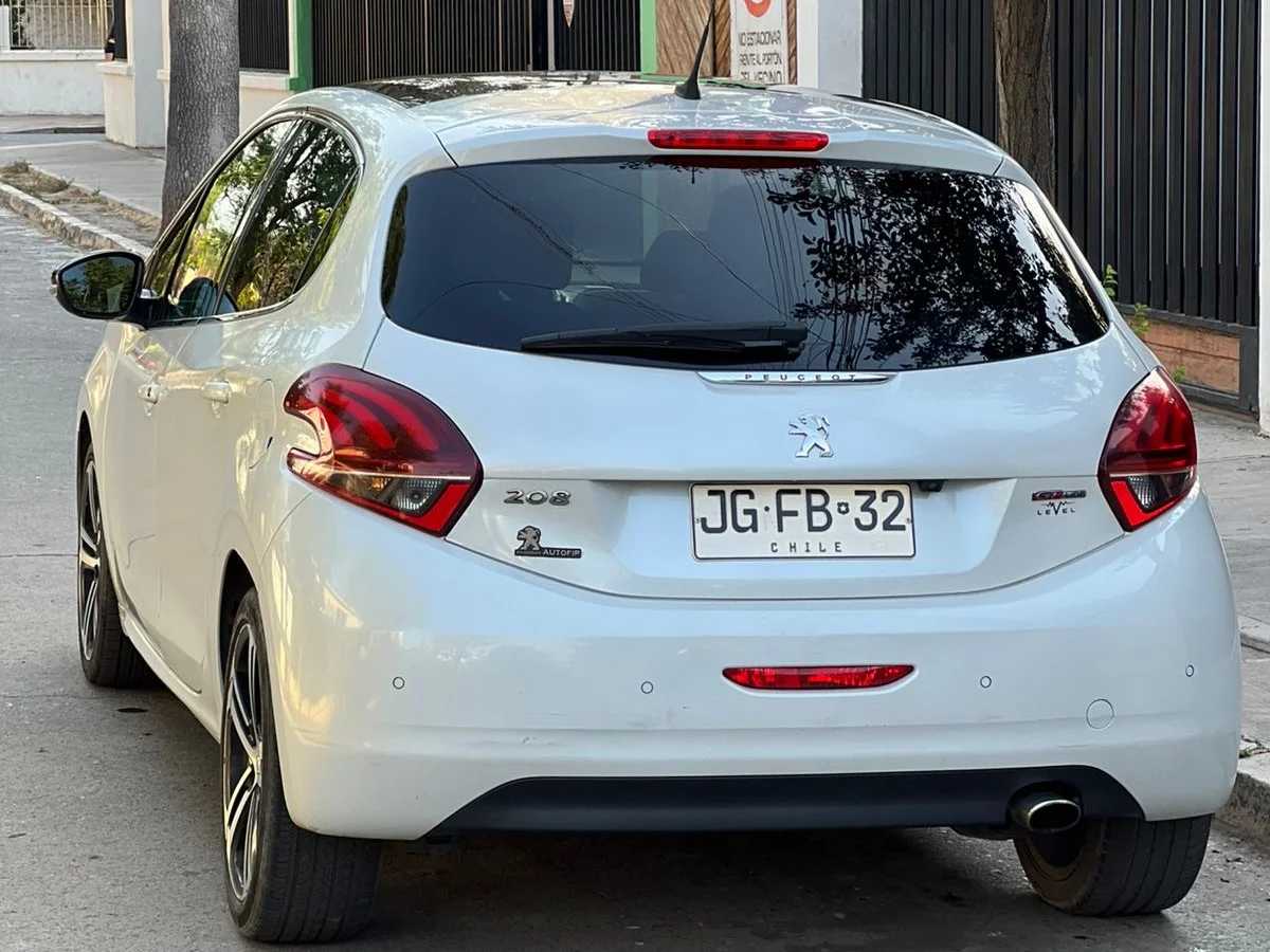 2017 PEUGEOT 208 GT LINE 1.2 AUT - Miniatura 6