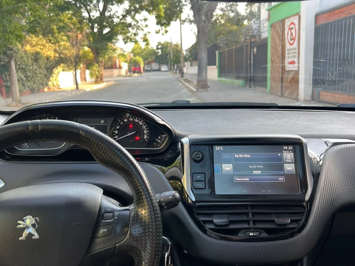 2017 PEUGEOT 208 GT LINE 1.2 AUT - Miniatura 11