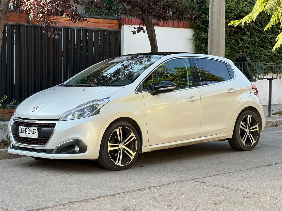 2017 PEUGEOT 208 GT LINE 1.2 AUT - Miniatura 2
