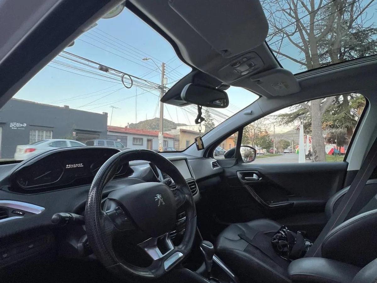 2017 PEUGEOT 208 GT LINE 1.2 AUT - Miniatura 4