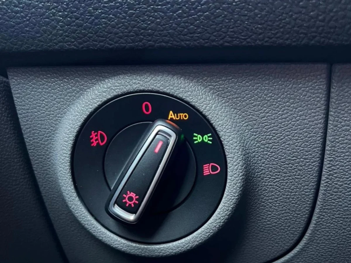 2021 VOLKSWAGEN POLO HB HIGHLINE 1.6L MSI MT - Miniatura 20