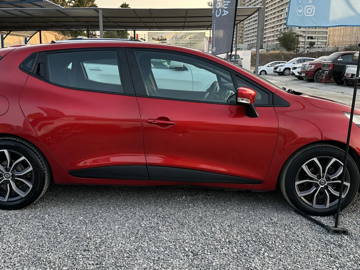 2017 RENAULT CLIO IV HB 1.2 EXPRESSION - Miniatura 4