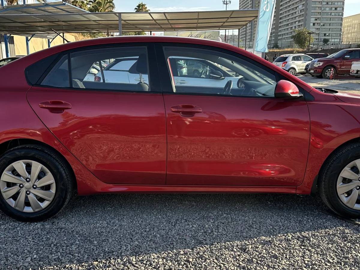 2021 KIA RIO 4 EX FULL UNICO DUEÑO - Miniatura 4