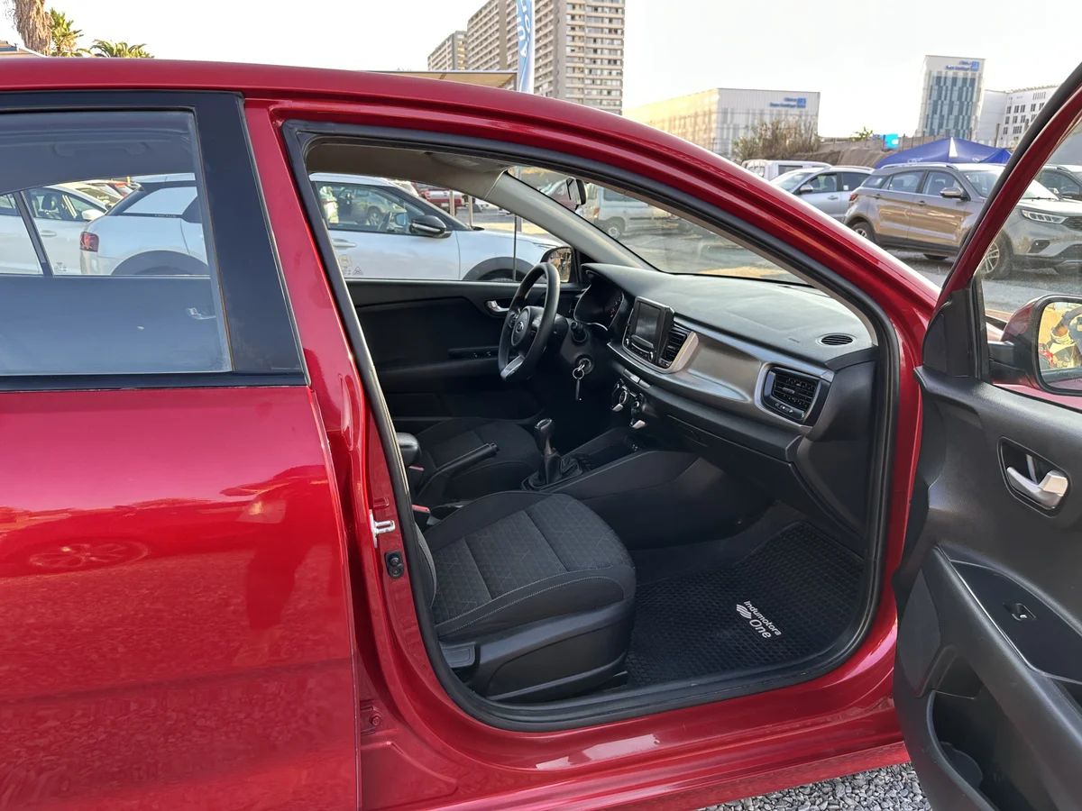 2021 KIA RIO 4 EX FULL UNICO DUEÑO - Miniatura 13