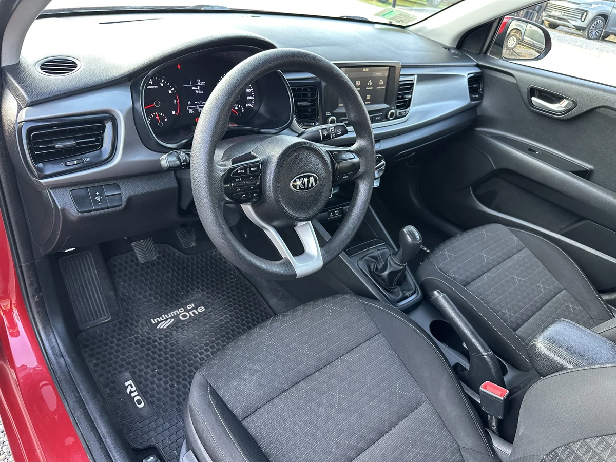 2021 KIA RIO 4 EX FULL UNICO DUEÑO - Miniatura 20