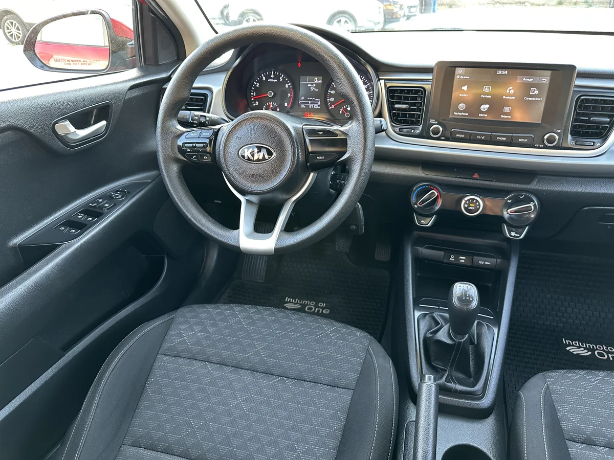 2021 KIA RIO 4 EX FULL UNICO DUEÑO - Miniatura 19