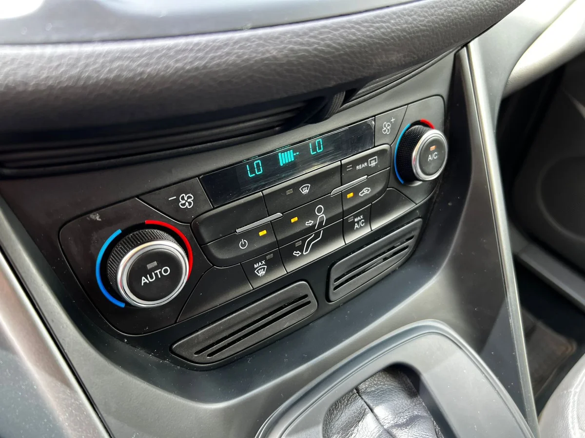 2019 FORD ESCAPE SE 2.5L AUT 4X2 - Miniatura 16