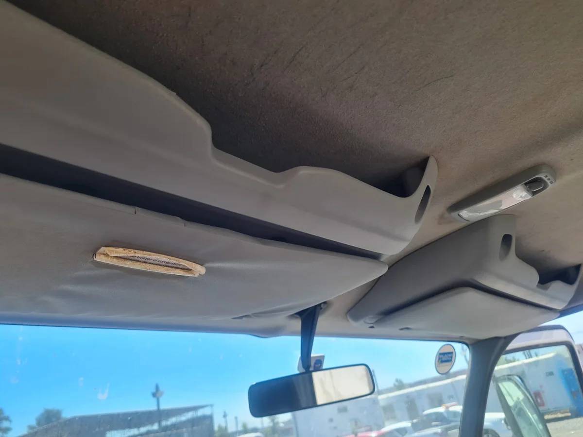 HINO 300 XZU 917 - Miniatura 6