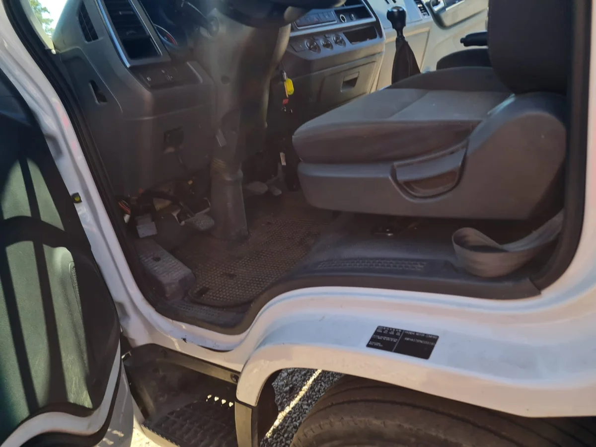 HINO 300 XZU 917 - Miniatura 9