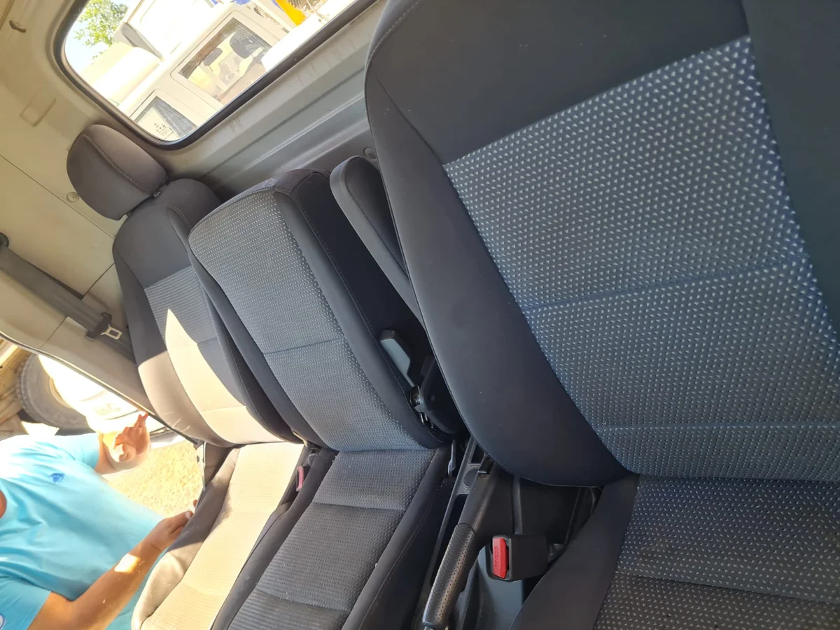 HINO 300 XZU 917 - Miniatura 11