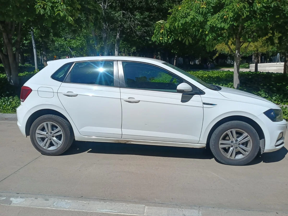 2021 VOLKSWAGEN POLO - Miniatura 4