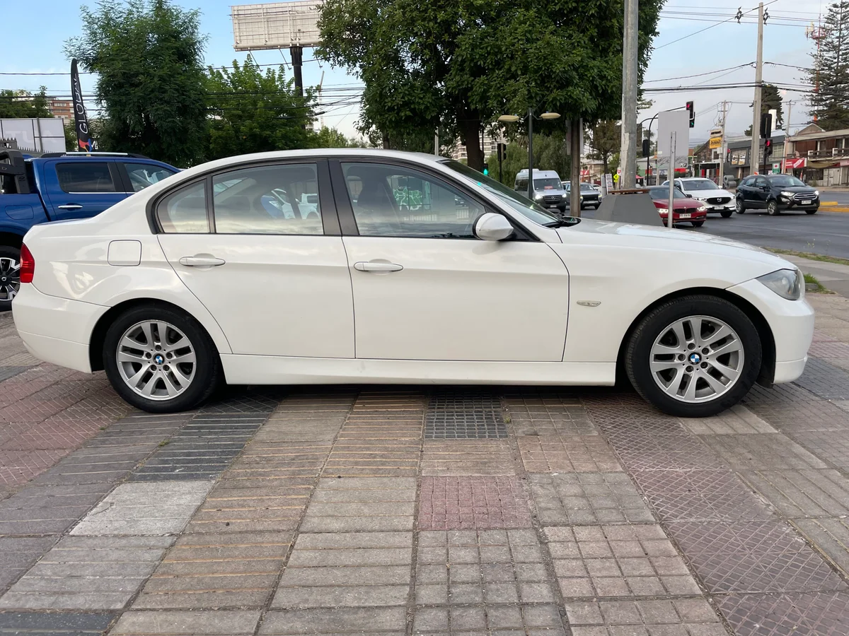 BMW 320i 2008