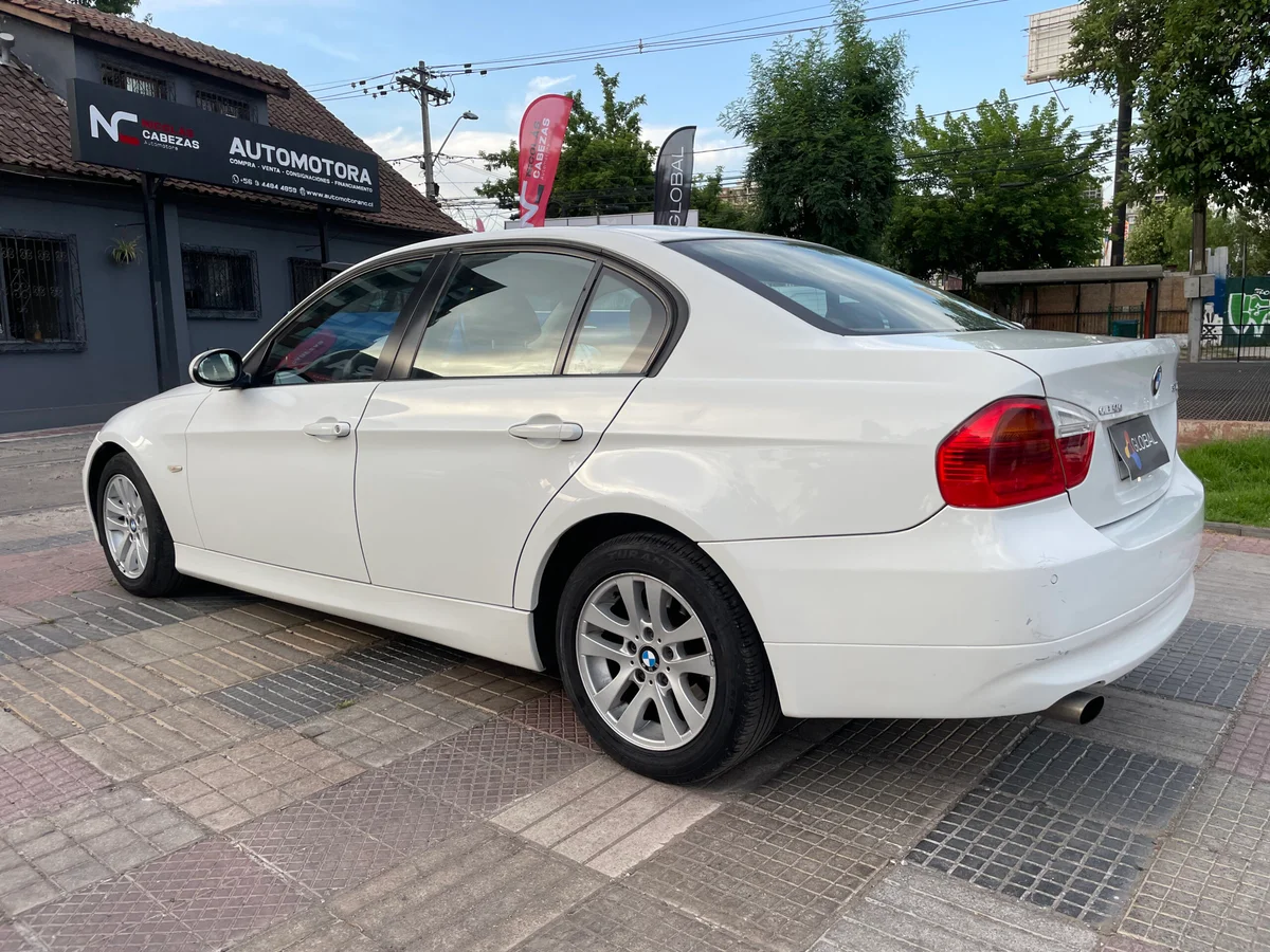BMW 320i 2008