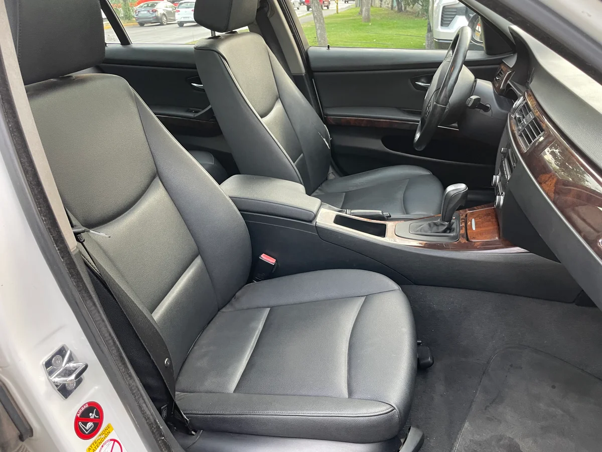 BMW 320i 2008 - Miniatura 7