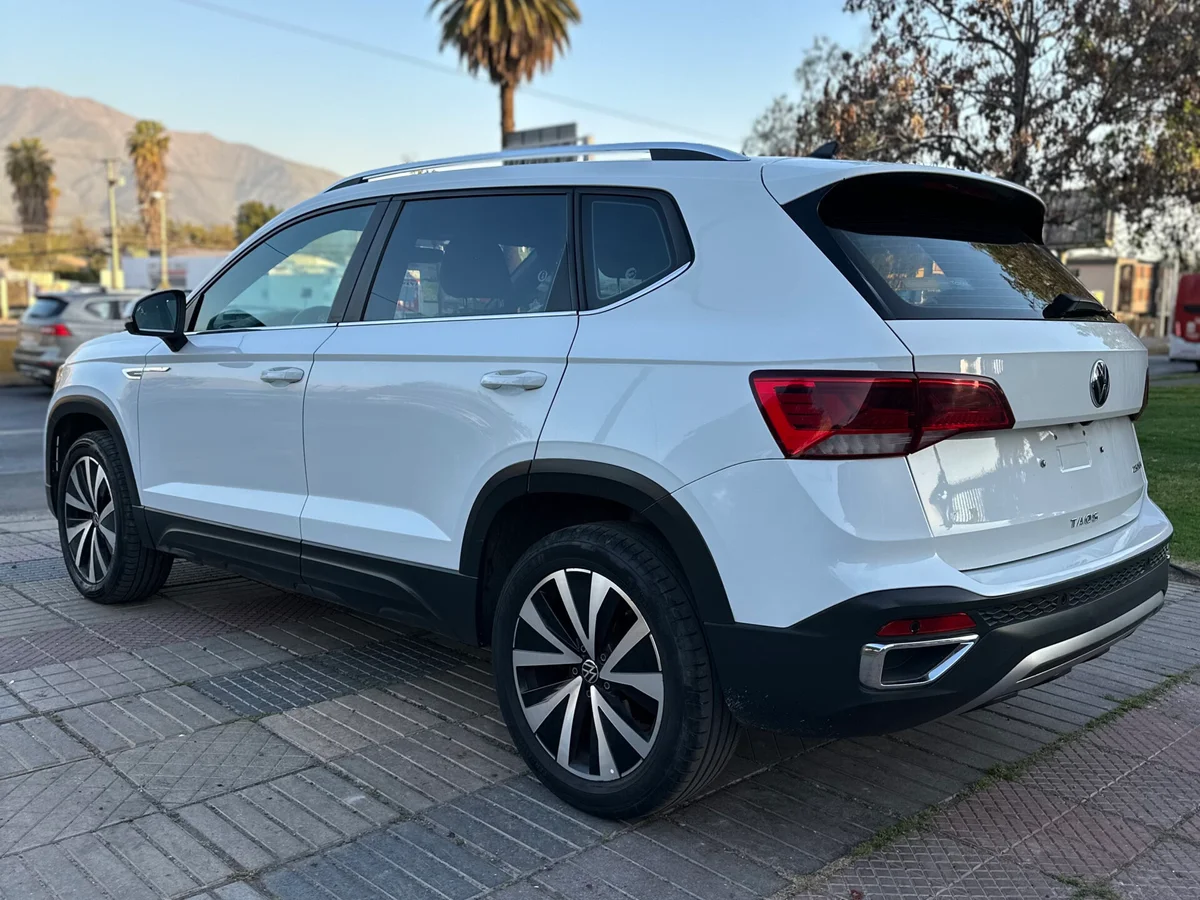 Volkswagen Taos Highline 250 TSI AT 2022