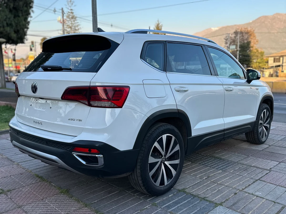 Volkswagen Taos Highline 250 TSI AT 2022