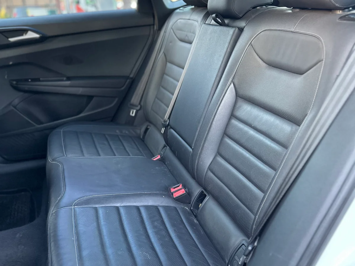 Volkswagen Taos Highline 250 TSI AT 2022 - Miniatura 9