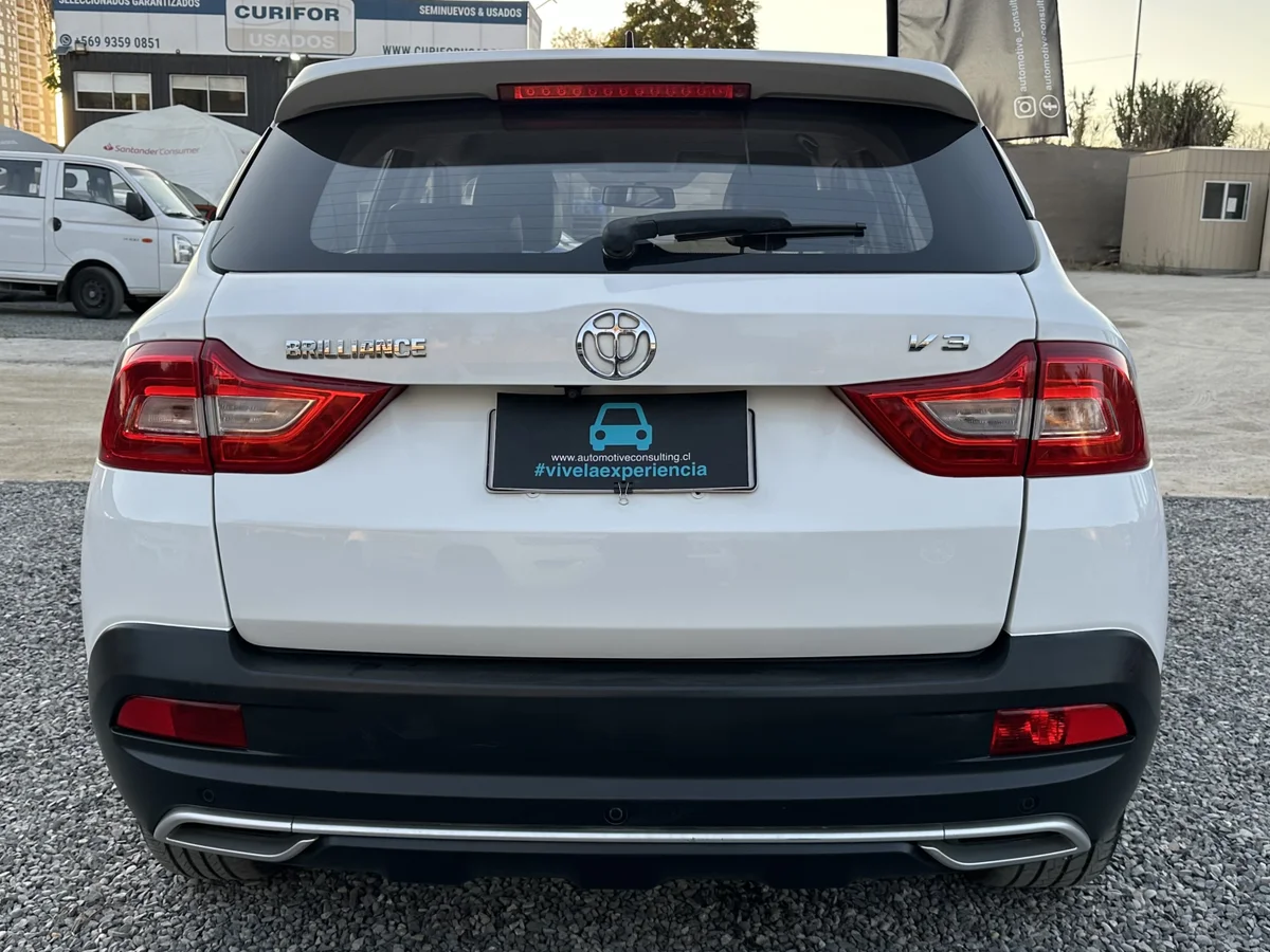 2020 BRILLIANCE V3 1.5T ELITE UNICO DUEÑO - Miniatura 5