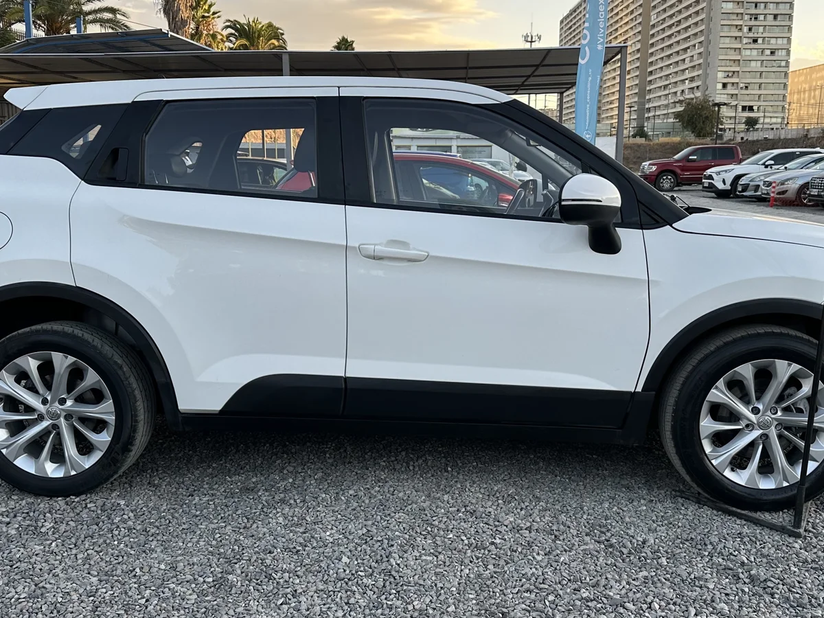 2020 BRILLIANCE V3 1.5T ELITE UNICO DUEÑO - Miniatura 4