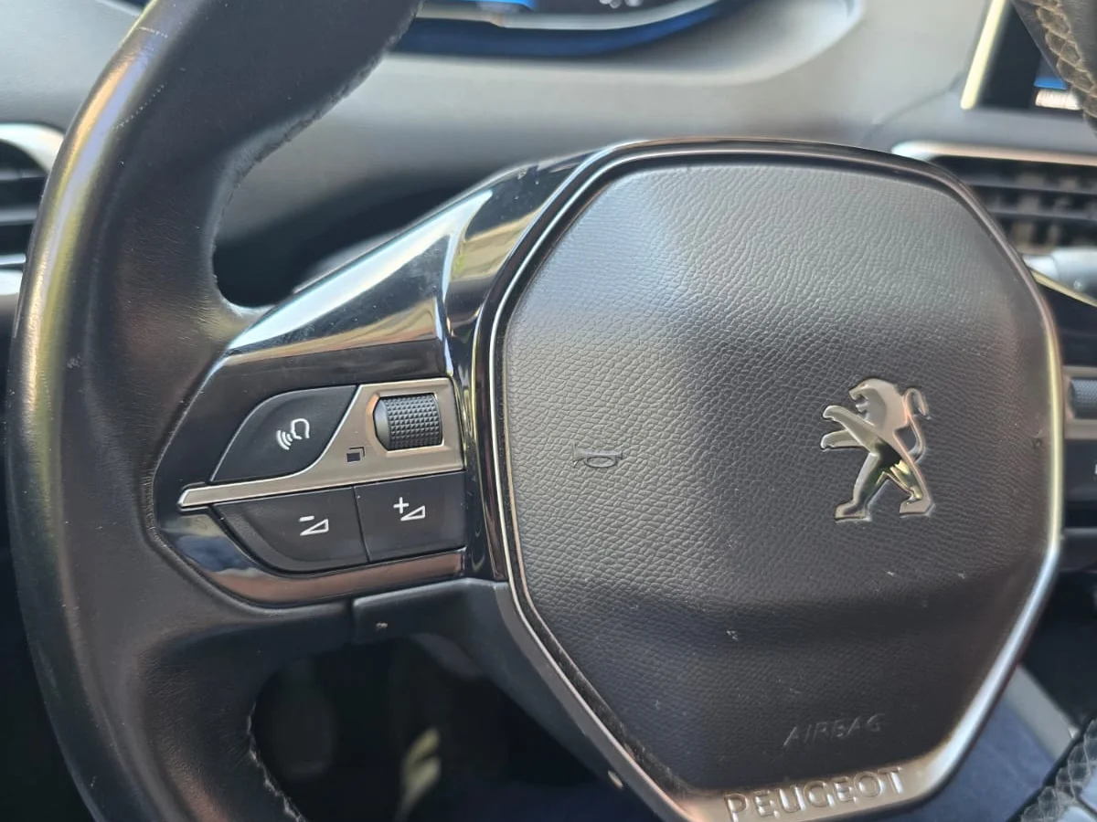 PEUGEOT 3008 MT 1.5 DIESEL - Miniatura 11